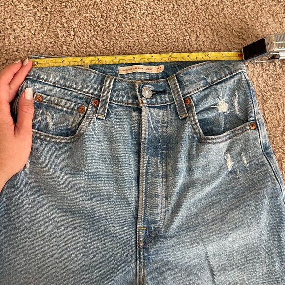 Levi's Light Blue Distressed Ribcage Straight Ankle Jeans Size 24 - Picture 4 of 4